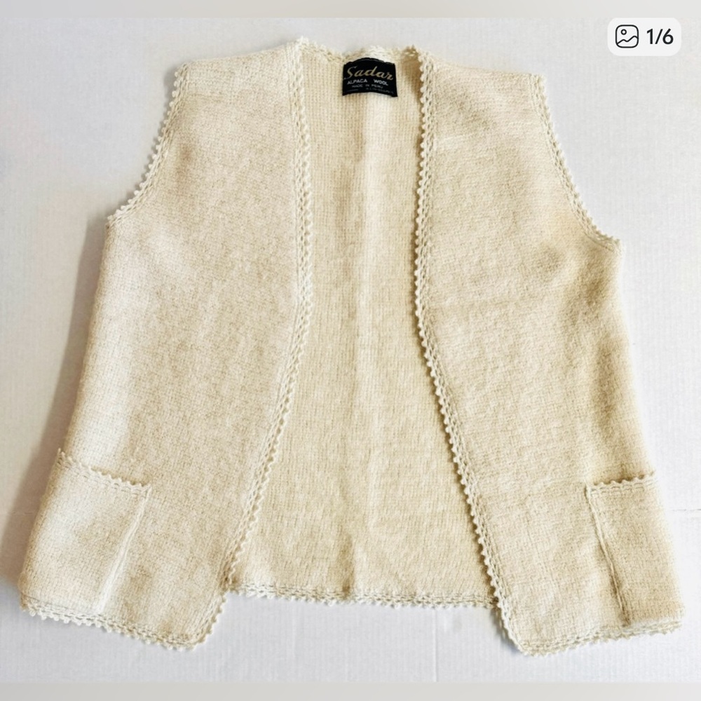 Vtg.100% Alpaca Sadar Made in Peru  Cream Festival vest with crochet details. L